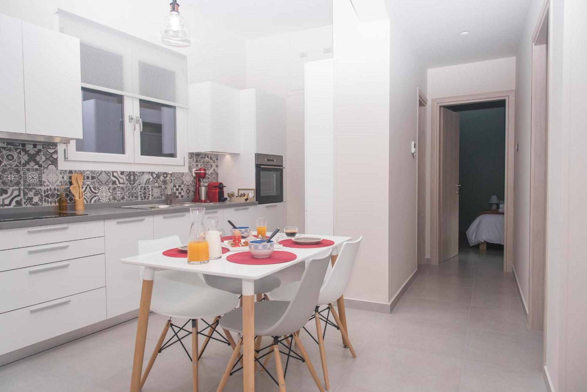 Comfy & Modern Apartment In The Heart Of Heraklion Bagian luar foto