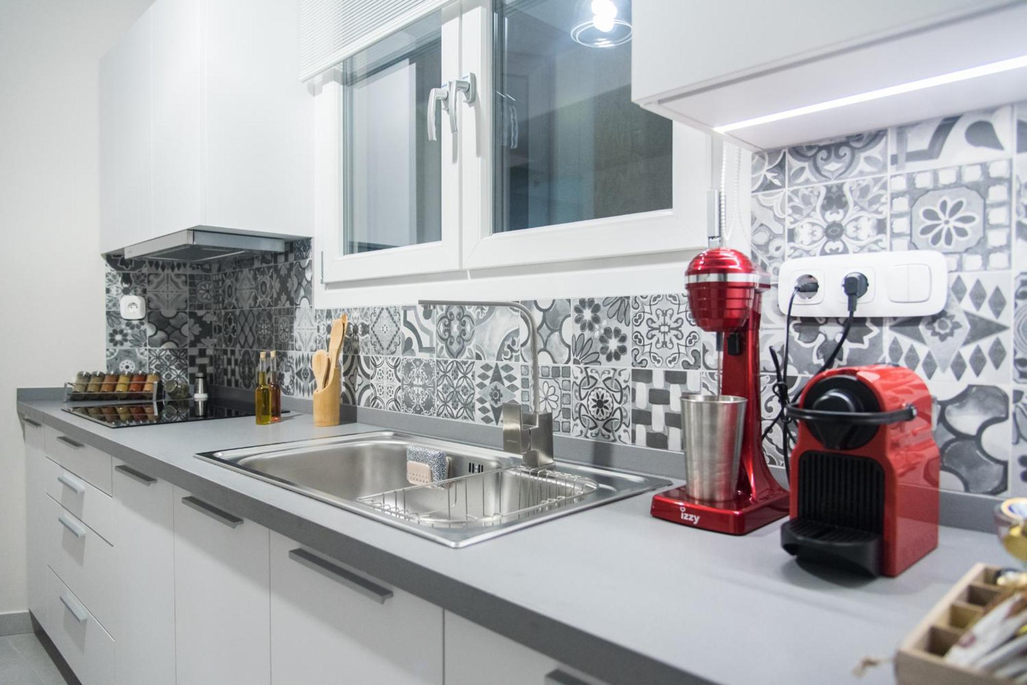 Comfy & Modern Apartment In The Heart Of Heraklion Bagian luar foto
