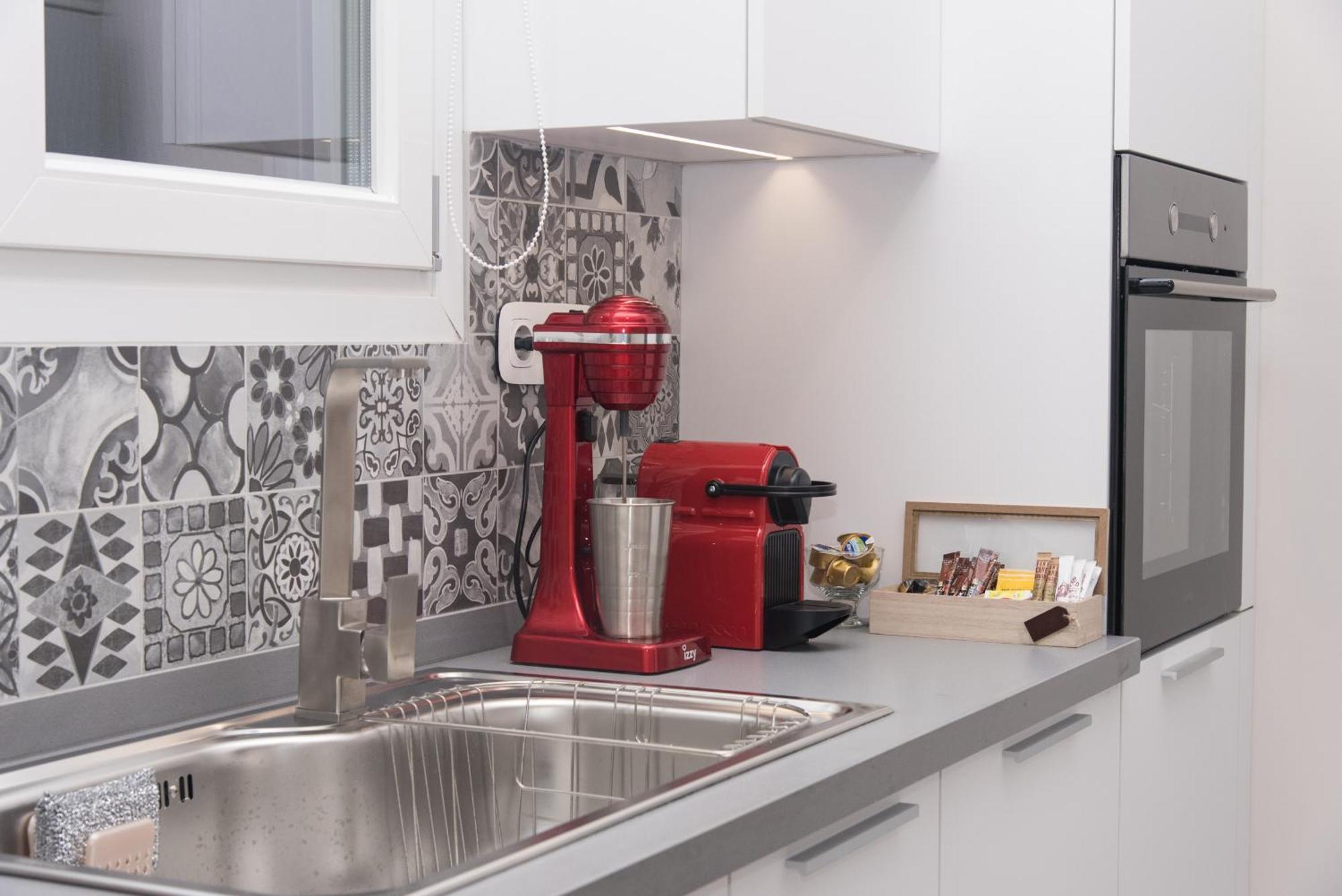 Comfy & Modern Apartment In The Heart Of Heraklion Bagian luar foto